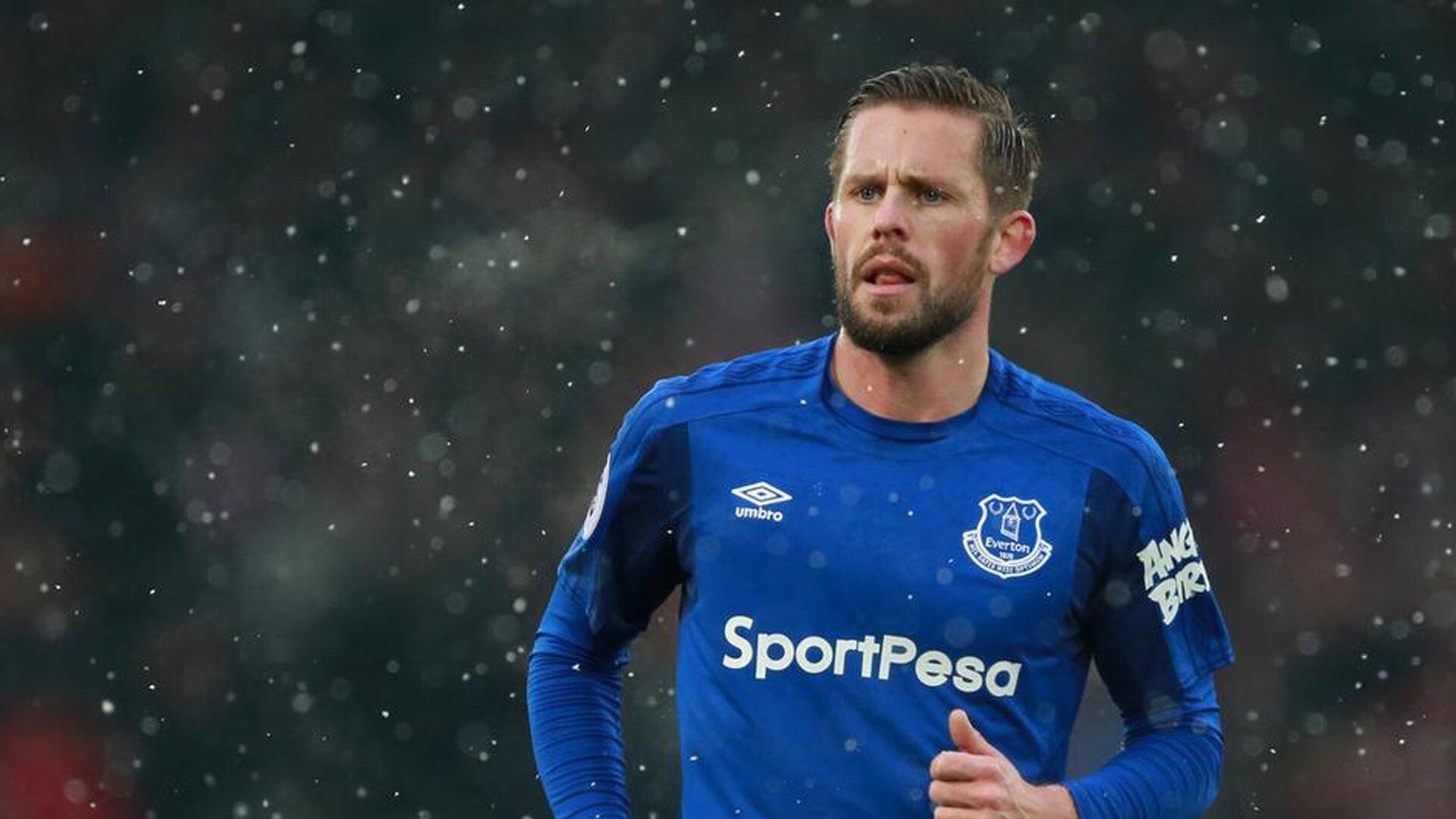 九游游戏中心官网-英超冲刺无限：悬念、精彩持续升温！，英超 满场