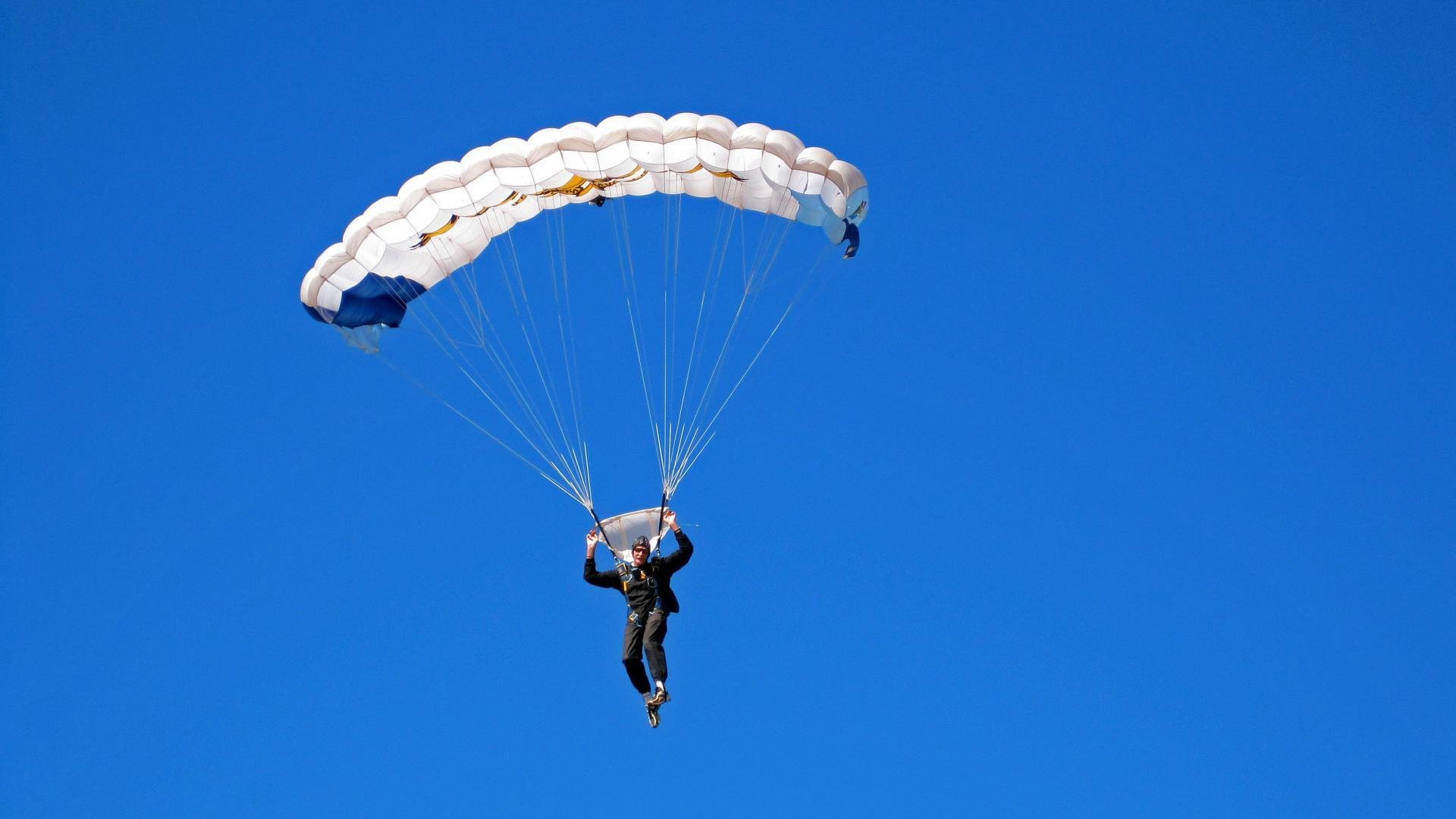 九游网页版官网-巴雷特：全黑队的“进攻指挥官”，赛场上毫不手软